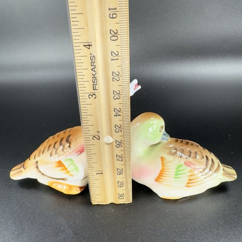Vintage Ceramic Salt Pepper Shaker Set Ducks Birds Colorful Made Japan Shakers - Picture 5 of 9